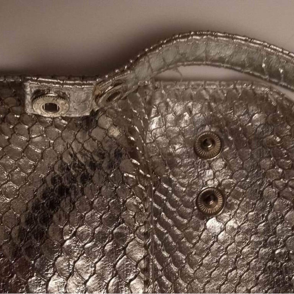gray handbag - Picture 2 of 8